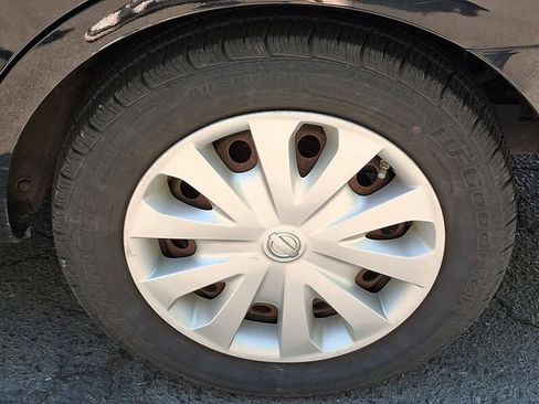Used 2015 Nissan Versa S Plus FWD image 9