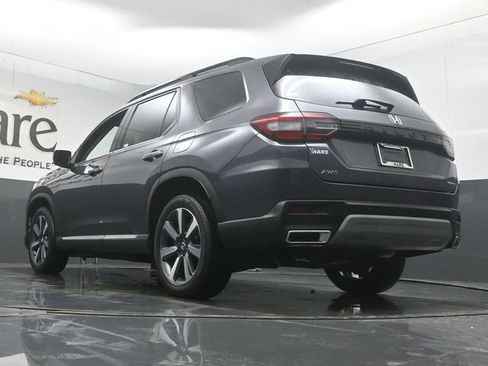 Used 2023 Honda Pilot Touring image 5