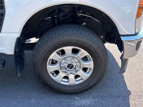 Used 2024 Ford F250 XLT w/ FX4 Off-Road Package AWD/4WD image 13