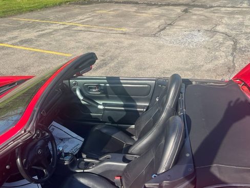 Used 2003 Toyota MR2 image 22