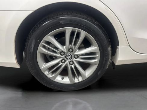 Used 2015 Toyota Camry SE FWD image 31