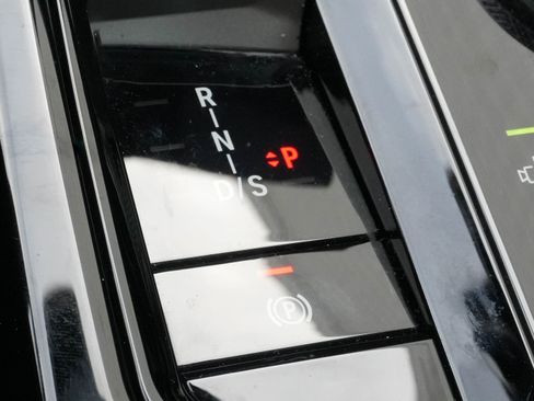 Certified 2024 BMW 530i w/ Premium Package image 30