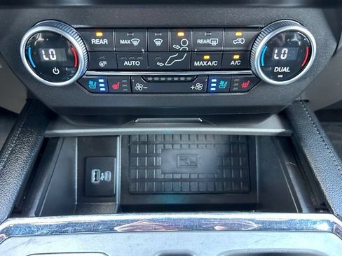 Used 2021 Ford Expedition XLT AWD/4WD image 18