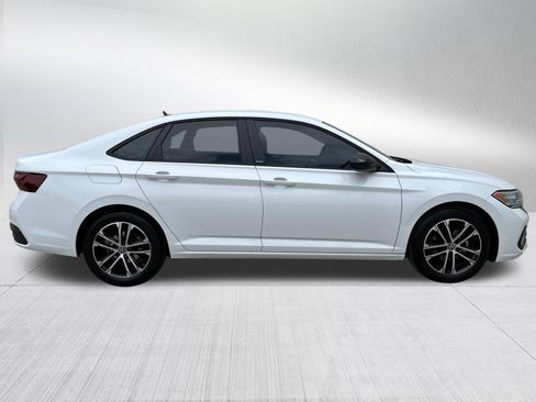 Used 2024 Volkswagen Jetta Sport FWD image 5