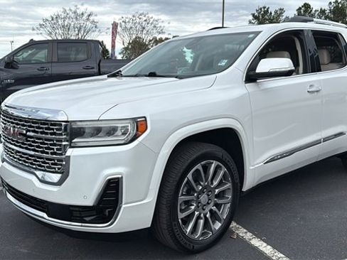 Used 2022 GMC Acadia Denali w/ Denali Technology Package image 3