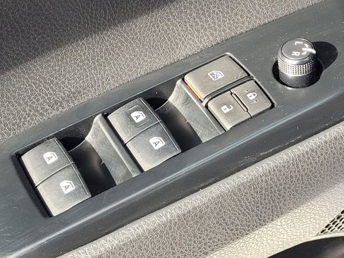 Used 2018 Toyota Camry SE w/ Convenience Package image 22