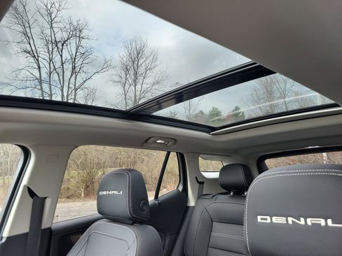 Used 2023 GMC Terrain Denali w/ Black Diamond Edition image 28