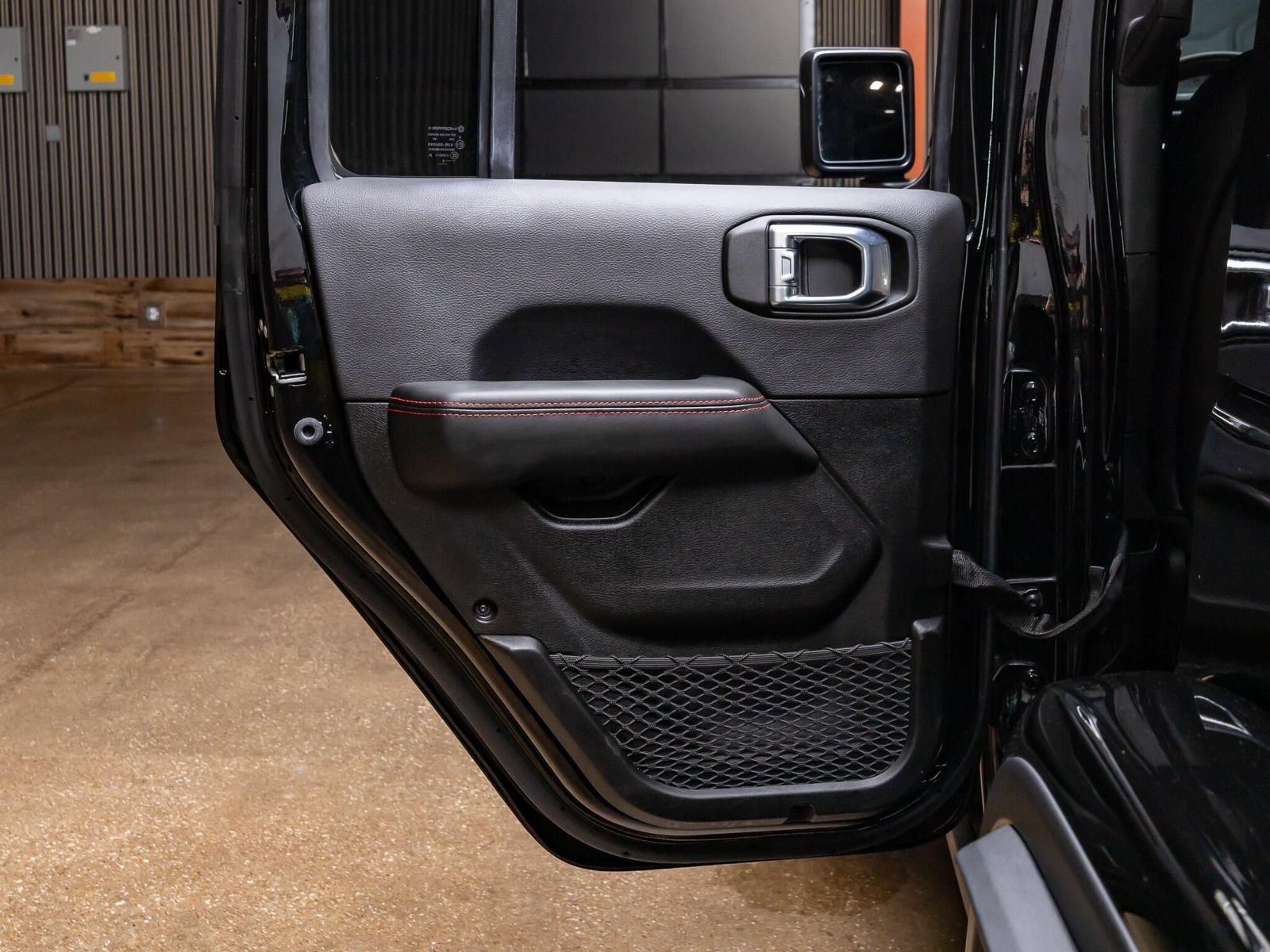 Used 2024 Jeep Wrangler Unlimited Rubicon AWD/4WD image 44