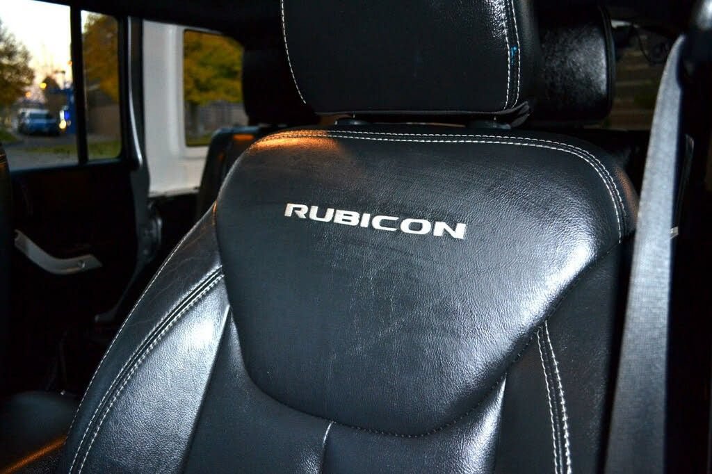 Used 2015 Jeep Wrangler Unlimited Rubicon w/ Dual Top Group AWD/4WD image 26