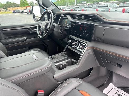 Used 2024 GMC Sierra 2500 AT4 w/ AT4 Preferred Package AWD/4WD image 14