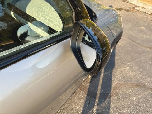 Used 2025 MINI Cooper 2-Door Hardtop image 36