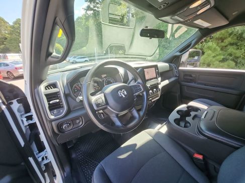 Used 2024 RAM 3500 Tradesman w/ Chrome Appearance Group image 14