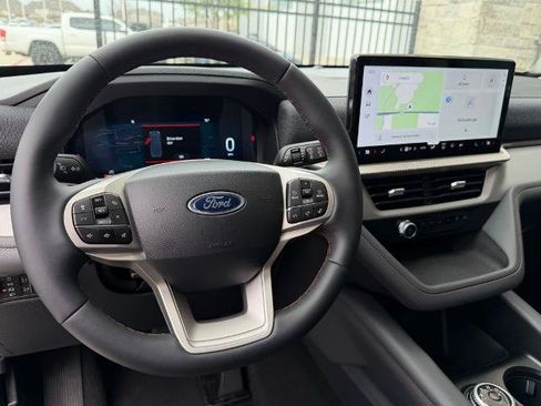 New 2026 Ford Explorer Active RWD image 40