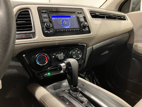 Used 2018 Honda HR-V LX image 24