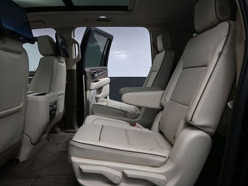 Used 2023 GMC Yukon XL Denali image 42
