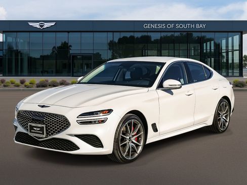 Used 2025 Genesis G70 2.5T image 1