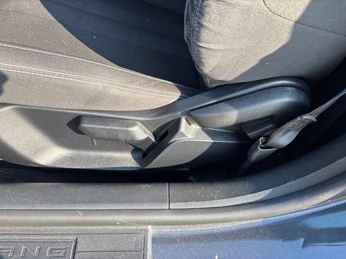 Used 2018 Ford Mustang Coupe RWD image 13