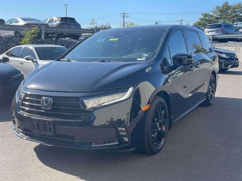 Certified 2023 Honda Odyssey Sport image 3