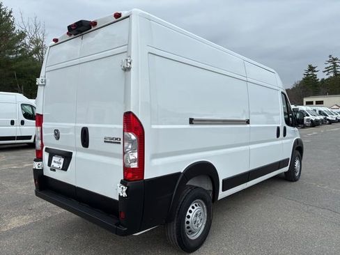 Used 2025 RAM ProMaster 2500 w/ Convenience Group FWD image 3