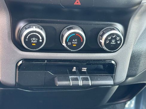 Used 2023 RAM 1500 Big Horn AWD/4WD image 28