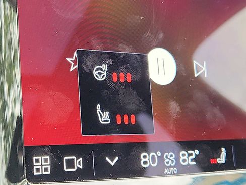 Certified 2023 Volvo XC60 B5 Plus w/ Climate Package image 24