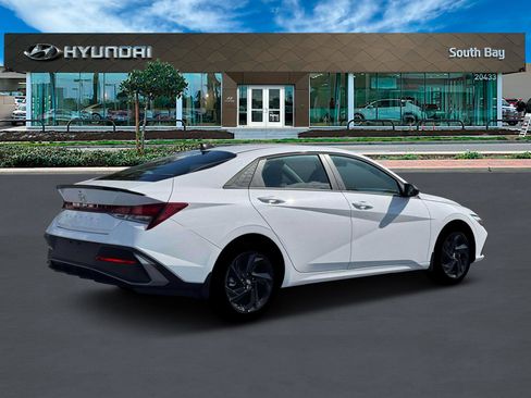 New 2026 Hyundai Elantra Sport image 8