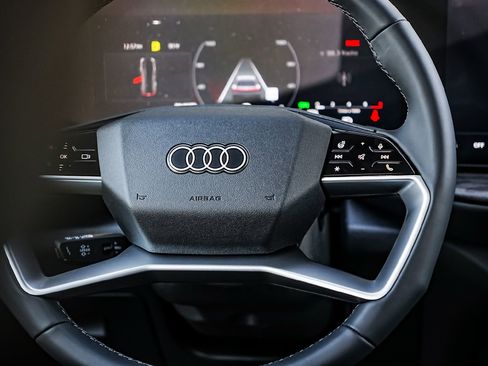 New 2025 Audi Q5 Premium image 21