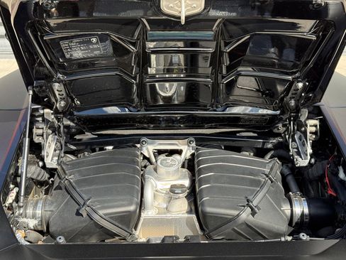 Used 2021 Lamborghini Huracan EVO image 32