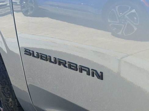 Used 2025 Chevrolet Suburban Z71 AWD/4WD image 14