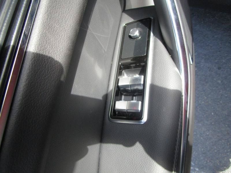 Used 2022 Jaguar F-PACE S AWD/4WD image 8