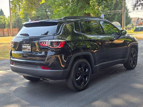 Used 2021 Jeep Compass Latitude FWD image 6