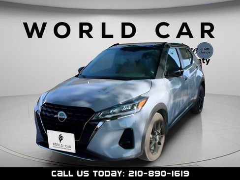 Used 2024 Nissan Kicks SR w/ SR Premium Package image 3