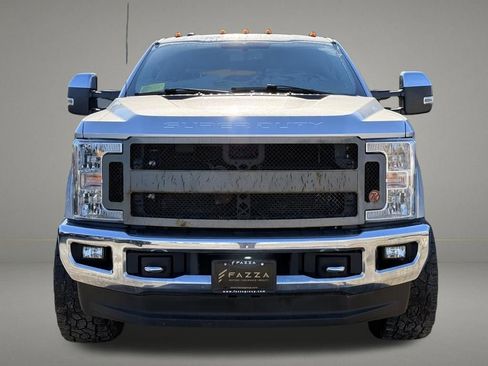 Used 2017 Ford F350 Lariat w/ Chrome Package image 9