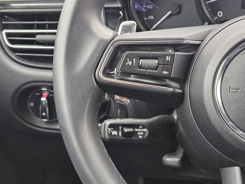 Certified 2025 Porsche Macan image 26