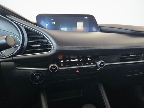 Used 2024 MAZDA MAZDA3 s FWD image 25
