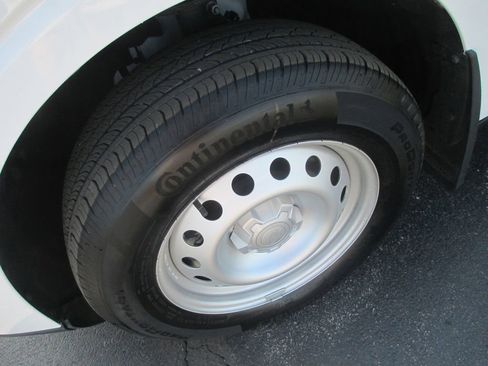 Used 2025 Ford Maverick XL image 13