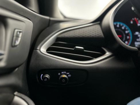 Used 2021 Chevrolet Malibu RS FWD image 24