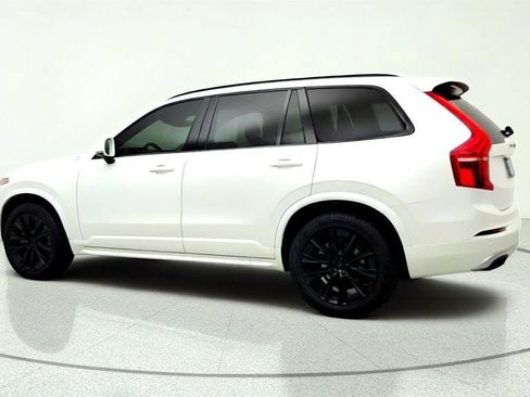 Used 2021 Volvo XC90 T6 Momentum AWD/4WD image 7