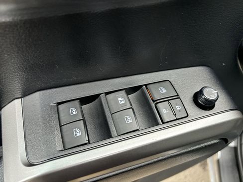 Used 2021 Toyota Tacoma SR5 image 10