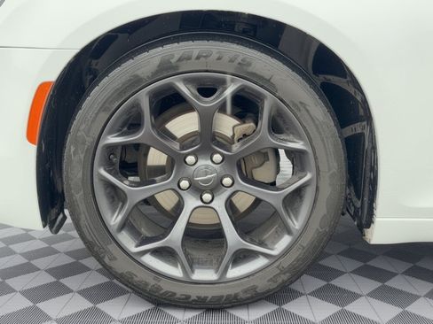 Used 2020 Chrysler 300 S RWD image 13