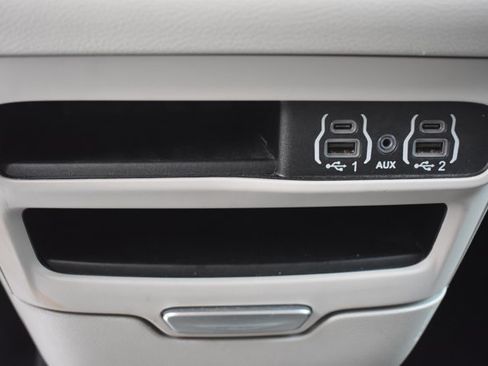 Used 2024 Chrysler Pacifica Touring-L FWD image 28