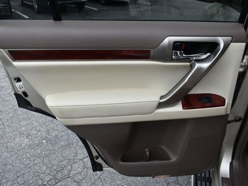 Used 2013 Lexus GX 460 w/ Comfort Plus Pkg AWD/4WD image 38