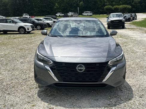 Used 2024 Nissan Sentra SV FWD image 2
