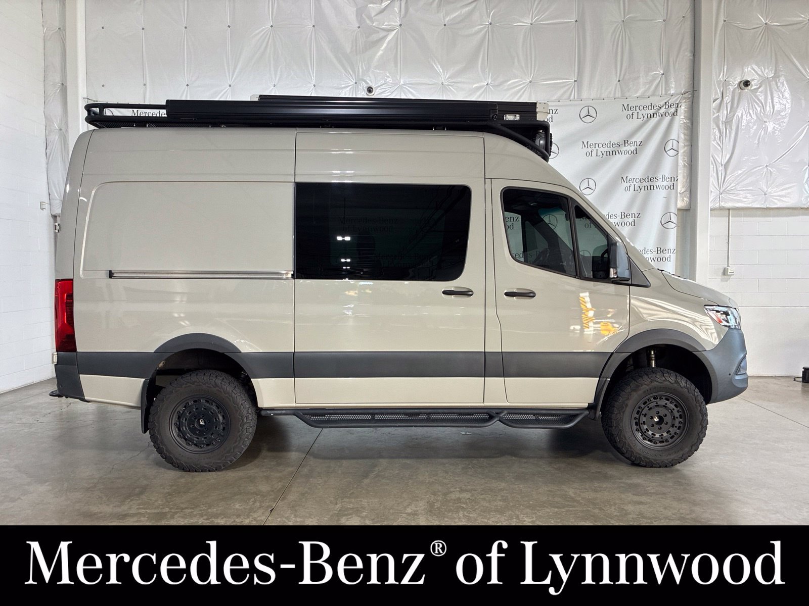 Used 2020 Mercedes-Benz Sprinter 2500 image 3