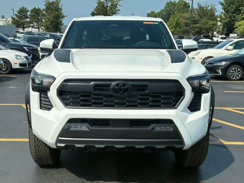 Used 2026 Toyota Tacoma TRD Off-Road AWD/4WD image 2
