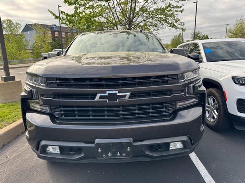 Used 2021 Chevrolet Silverado 1500 RST image 2