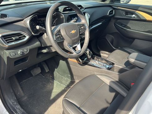 Used 2023 Chevrolet TrailBlazer ACTIV w/ Sun and Liftgate Package image 12