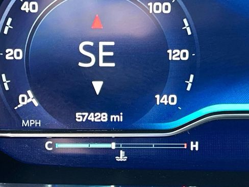 Used 2024 Chevrolet Tahoe LT AWD/4WD image 32