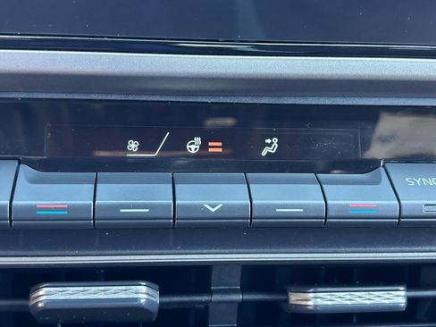 Certified 2025 Toyota Camry SE w/ Convenience Package FWD image 27