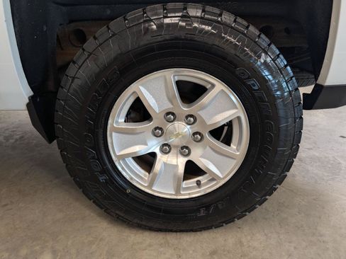 Used 2015 Chevrolet Silverado 1500 LT AWD/4WD image 46